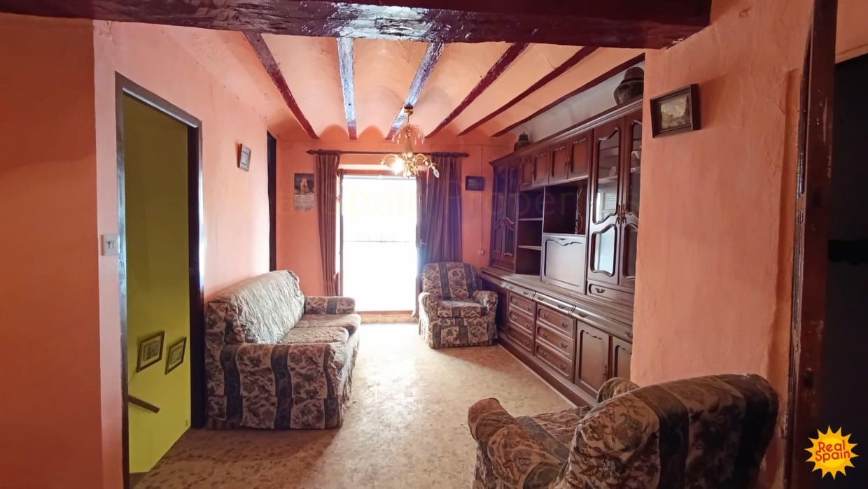 4 bedroom Townhouse for sale in Cullar - € 35,000 (Ref: 9557368)