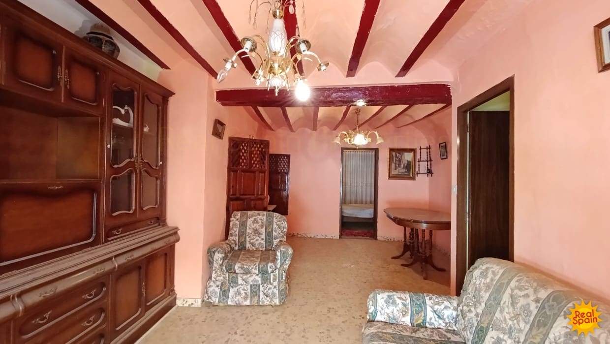 4 bedroom Townhouse for sale in Cullar - € 35,000 (Ref: 9557368)