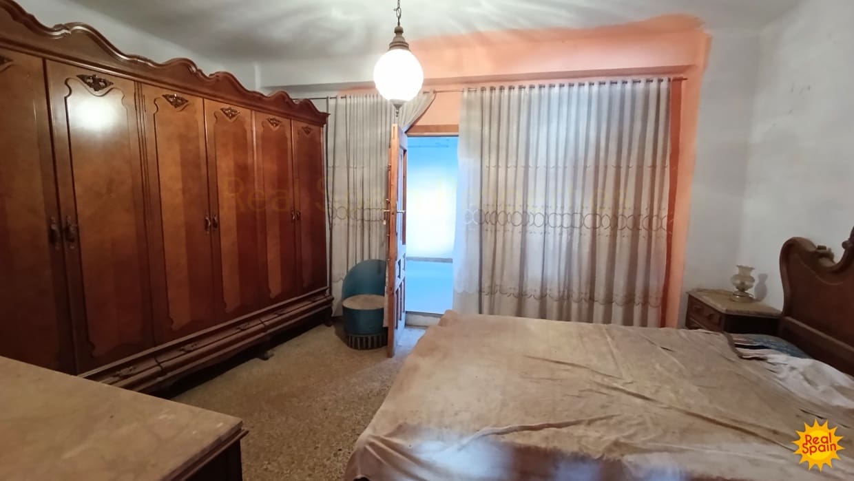 4 bedroom Townhouse for sale in Cullar - € 35,000 (Ref: 9557368)