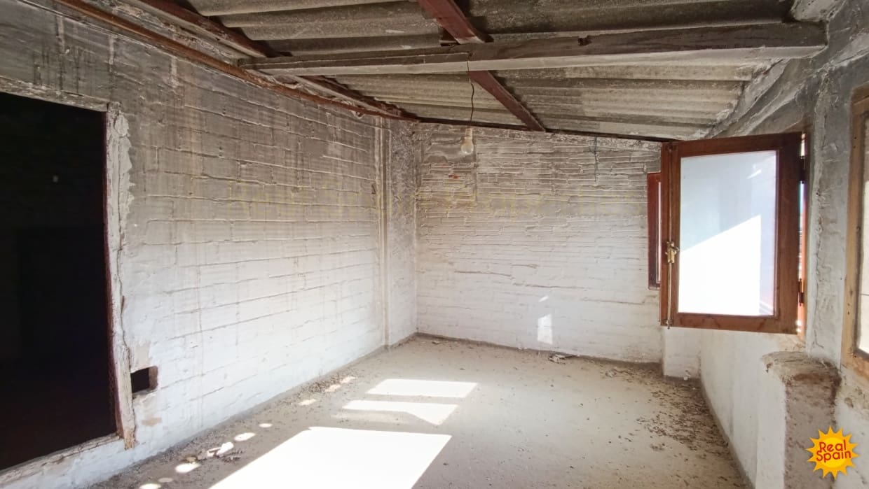 4 bedroom Townhouse for sale in Cullar - € 35,000 (Ref: 9557368)