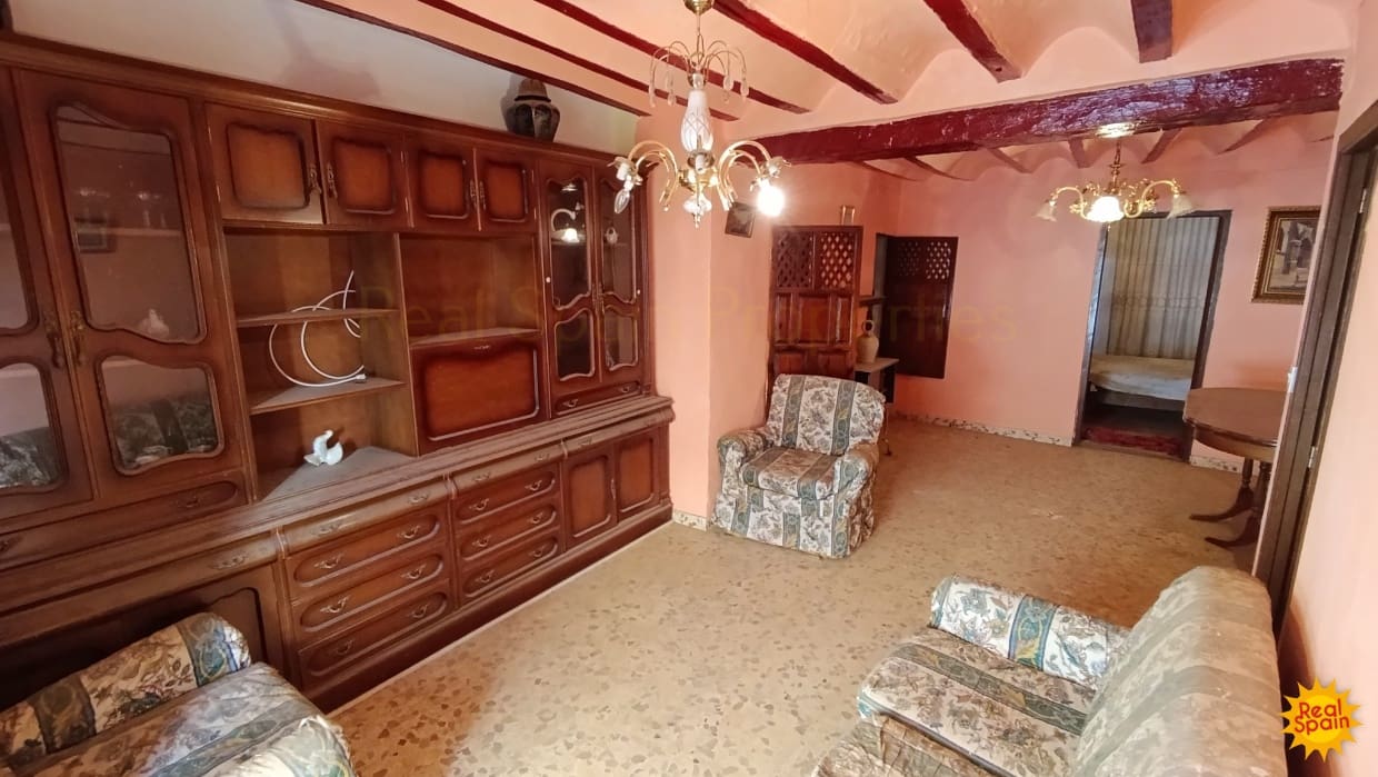 4 bedroom Townhouse for sale in Cullar - € 35,000 (Ref: 9557368)