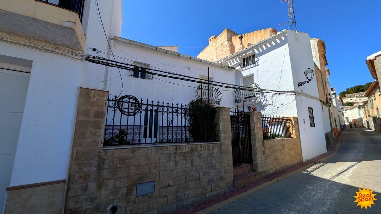 4 makuuhuone Omakotitalo myytävänä paikassa Velez-Blanco - 80 000 € (Ref: 9772543)