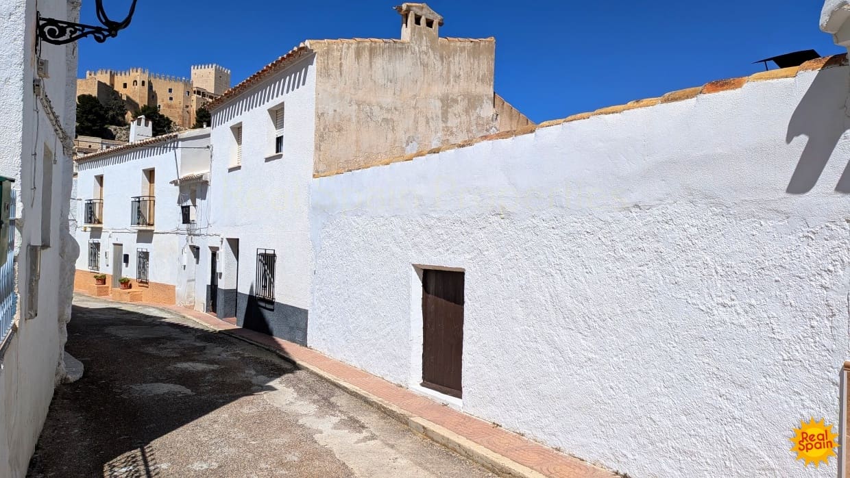 4 makuuhuone Omakotitalo myytävänä paikassa Velez-Blanco - 80 000 € (Ref: 9772543)