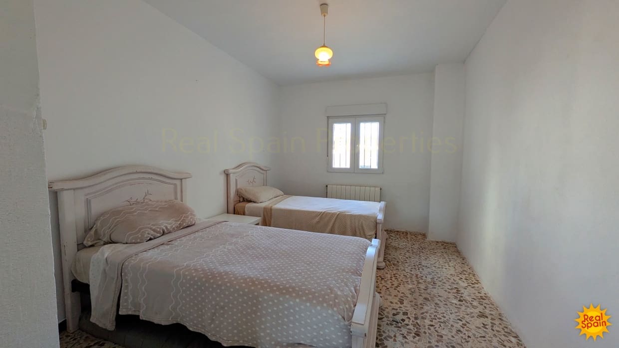 6 slaapkamer Huis te koop in Velez-Rubio - € 165.000 (Ref: 9798206)