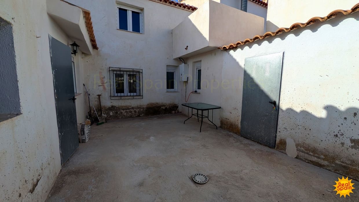 6 slaapkamer Huis te koop in Velez-Rubio - € 165.000 (Ref: 9798206)