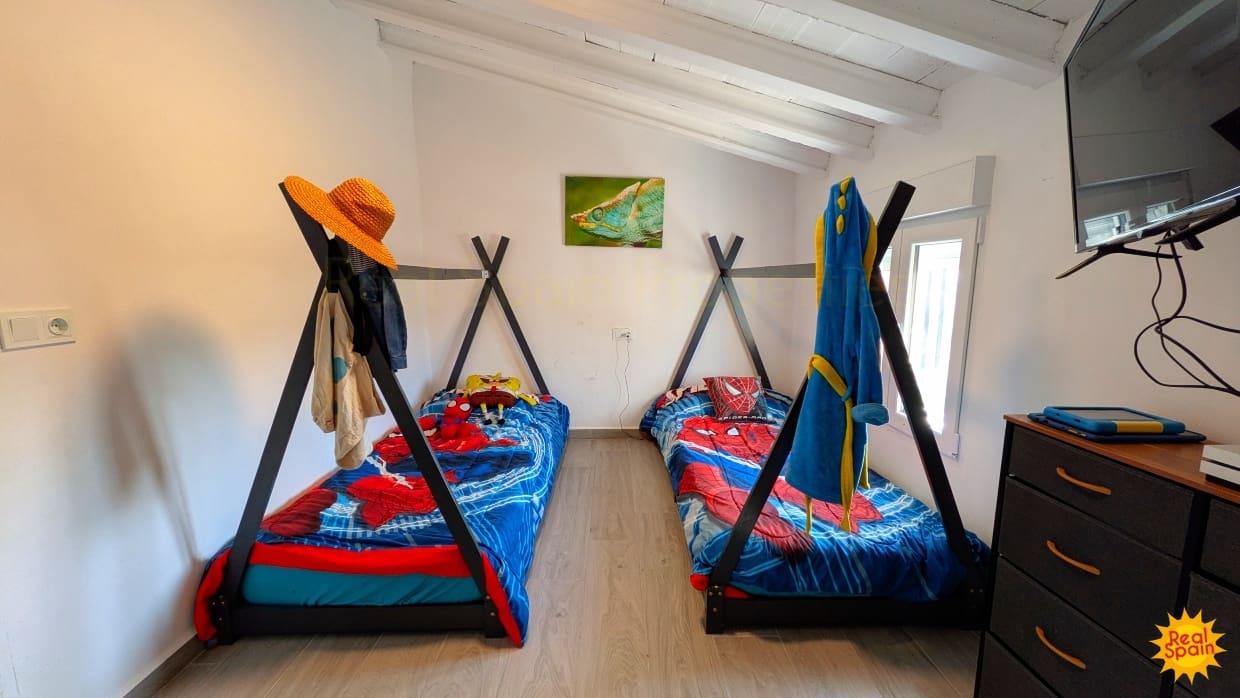 6 slaapkamer Huis te koop in Velez-Rubio - € 165.000 (Ref: 9798206)