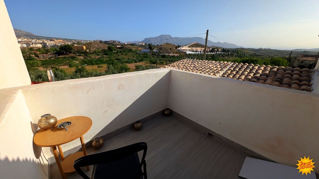 6 slaapkamer Huis te koop in Velez-Rubio - € 165.000 (Ref: 9798206)