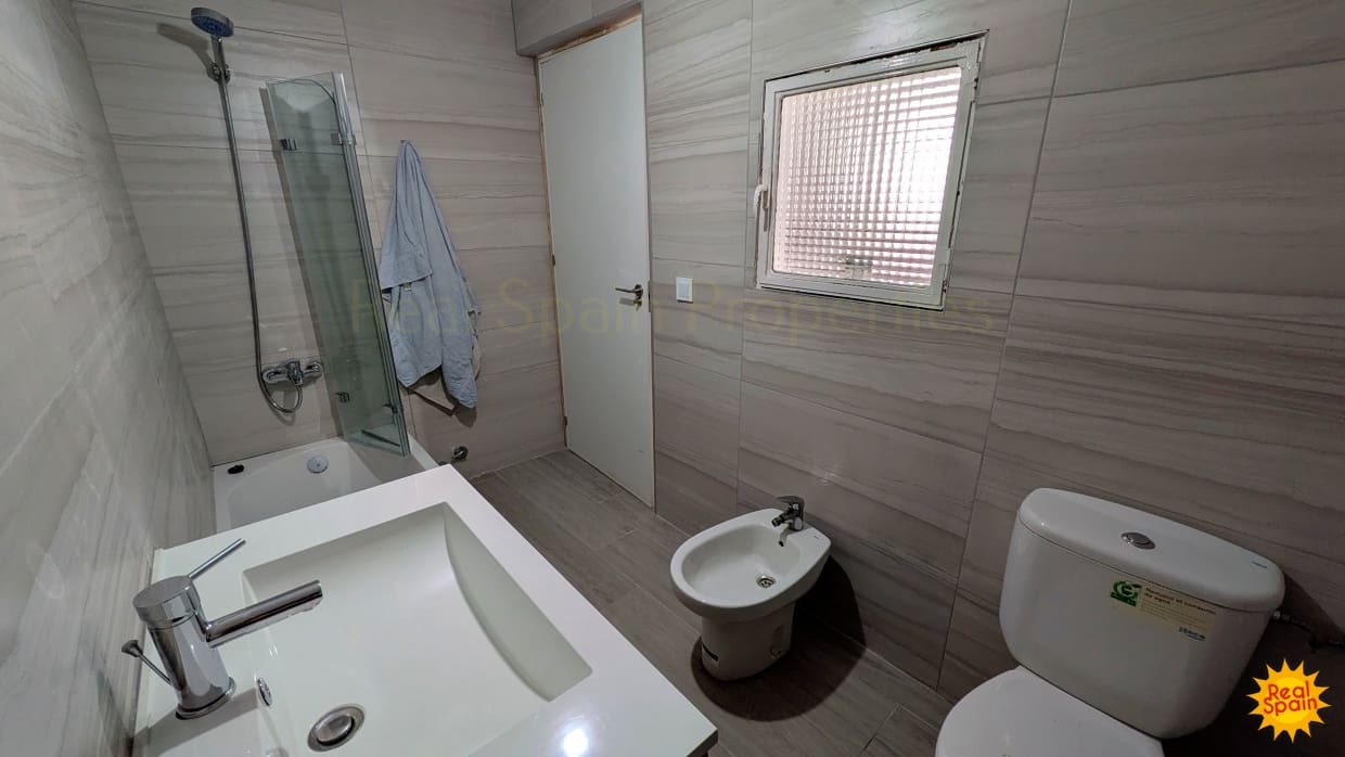 6 slaapkamer Huis te koop in Velez-Rubio - € 165.000 (Ref: 9798206)