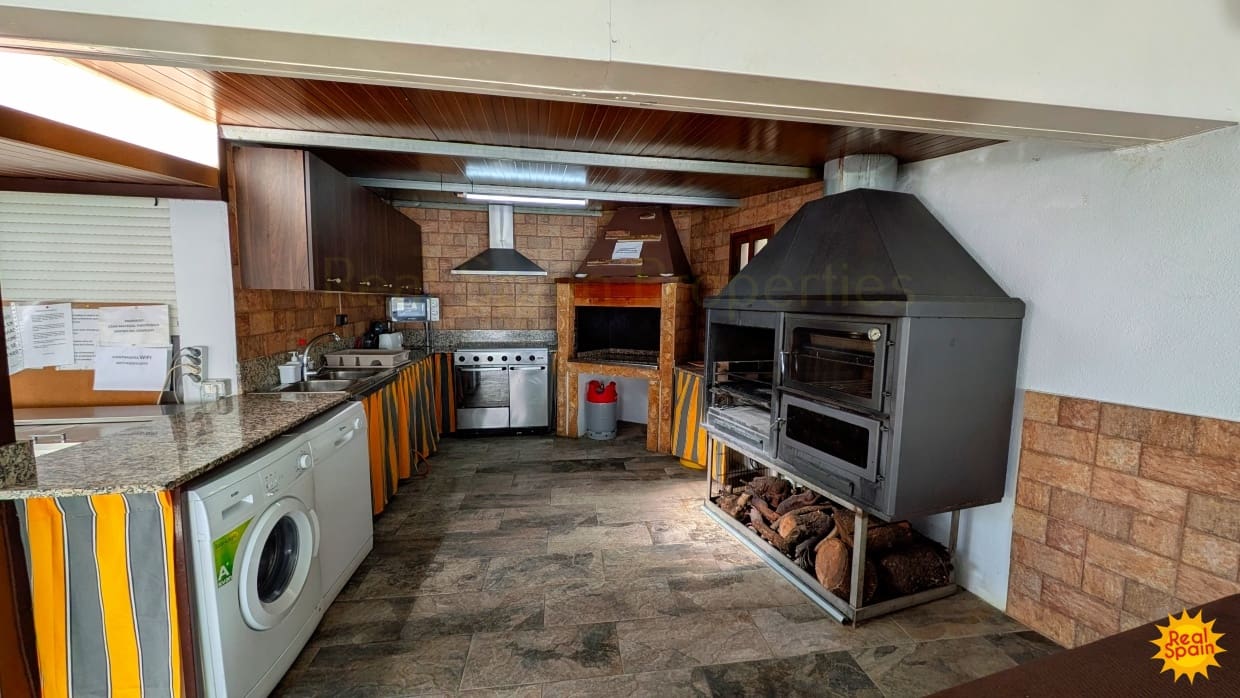 7 quarto Comercial para venda em Velez-Rubio com piscina - 349 000 € (Ref: 9798207)