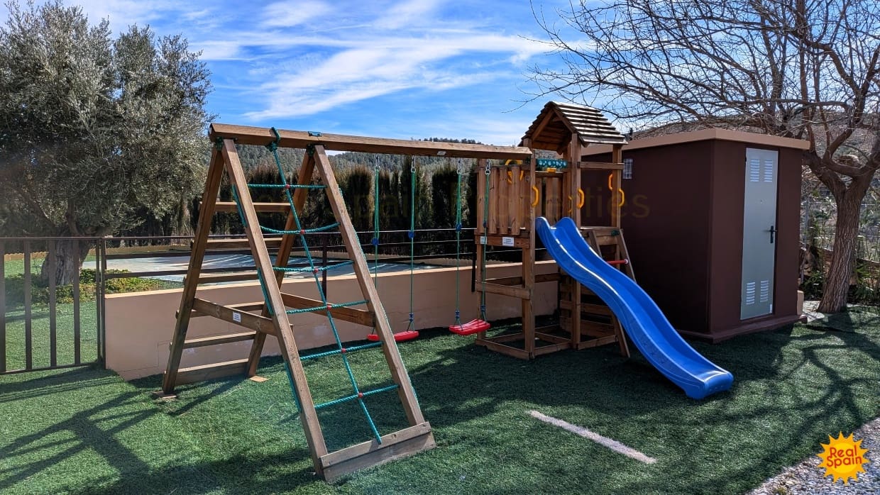 7 quarto Comercial para venda em Velez-Rubio com piscina - 349 000 € (Ref: 9798207)