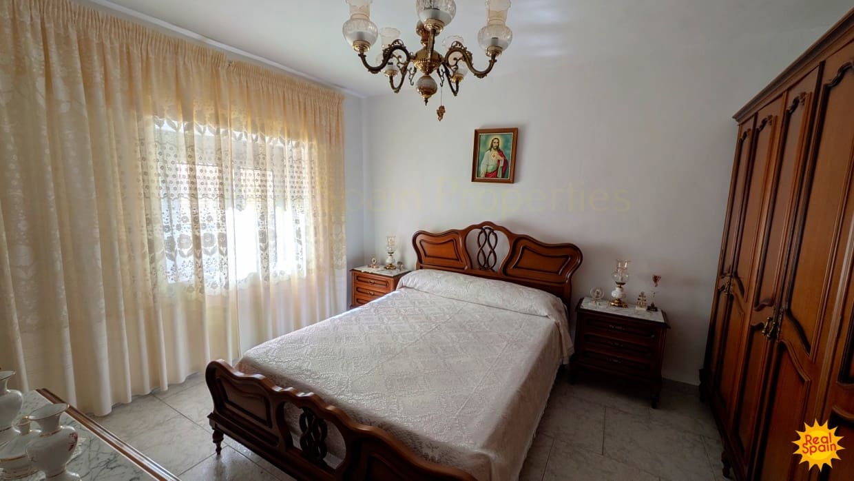 4 bedroom Townhouse for sale in Velez-Blanco - € 95,000 (Ref: 9800818)