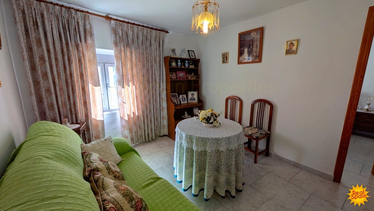 4 bedroom Townhouse for sale in Velez-Blanco - € 95,000 (Ref: 9800818)