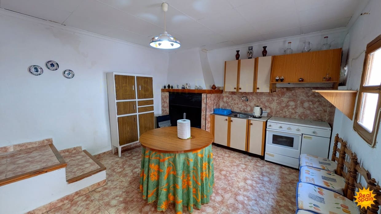 4 bedroom Townhouse for sale in Velez-Blanco - € 95,000 (Ref: 9800818)