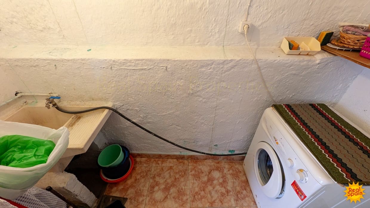 4 bedroom Townhouse for sale in Velez-Blanco - € 95,000 (Ref: 9800818)