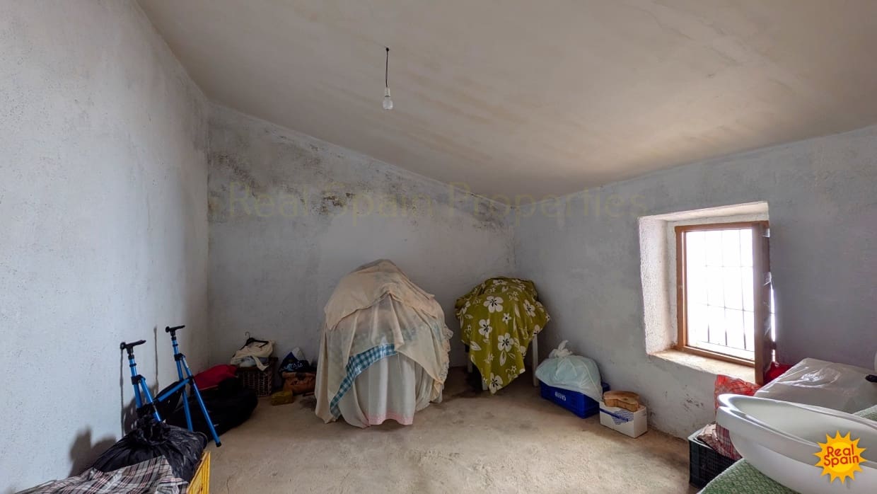 4 bedroom Townhouse for sale in Velez-Blanco - € 95,000 (Ref: 9800818)