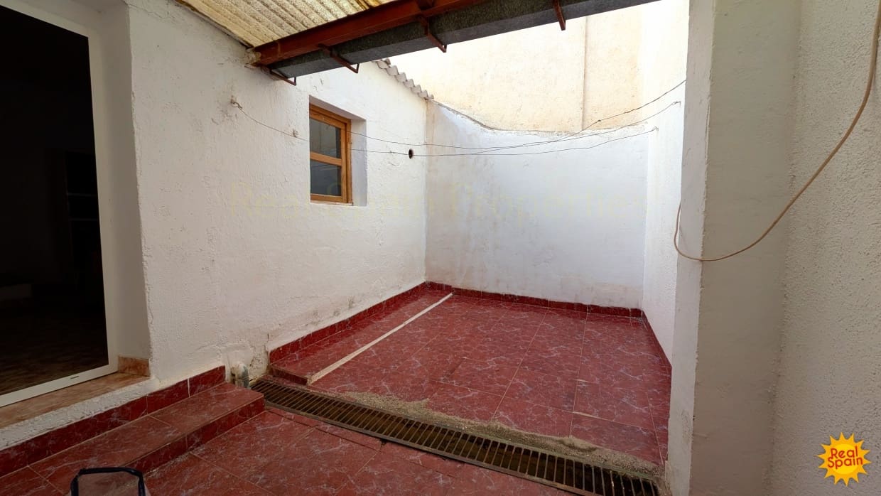 4 bedroom Townhouse for sale in Velez-Blanco - € 95,000 (Ref: 9800818)