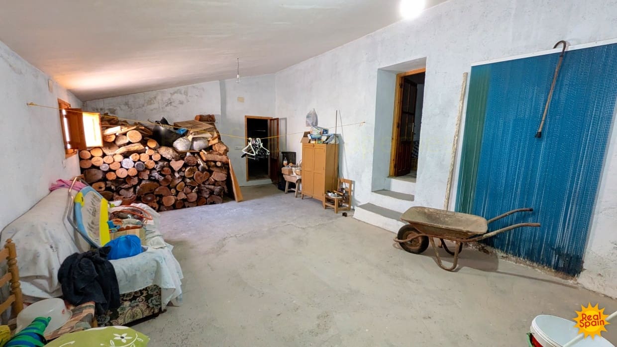 4 bedroom Townhouse for sale in Velez-Blanco - € 95,000 (Ref: 9800818)