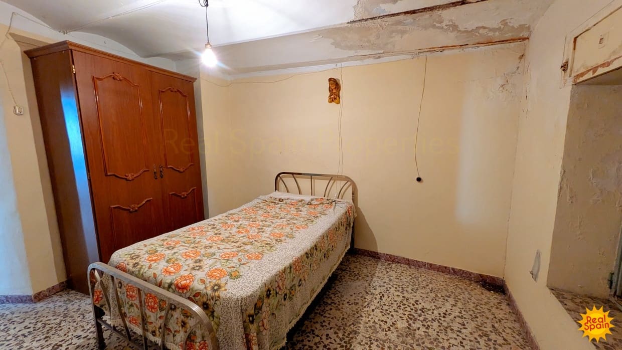 6 soveværelse Byhus til salg i Velez-Rubio - € 75.000 (Ref: 9805605)