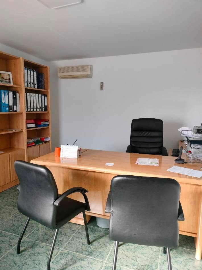 Kommersiell til salgs i Velez-Rubio - € 2 100 000 (Ref: 9957587)