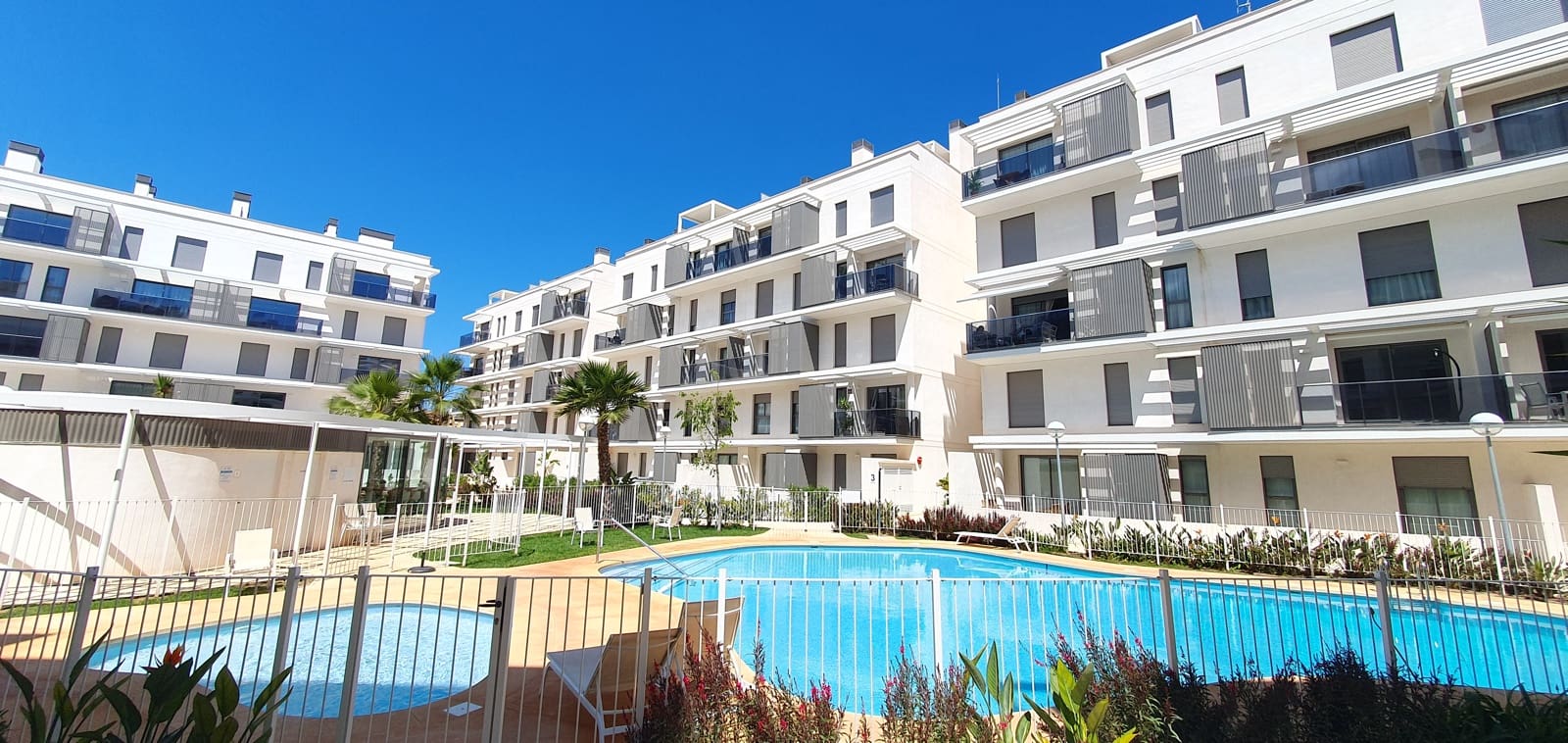 2 sovrum Strandlägenhet för semesterbostäder i Denia med pool garage - 550 € (Ref: 9756667)