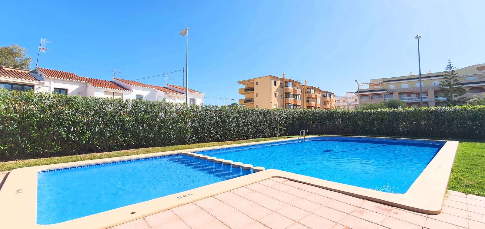 2 sovrum Strandlägenhet för semesterbostäder i Denia med pool garage - 500 € (Ref: 9756779)