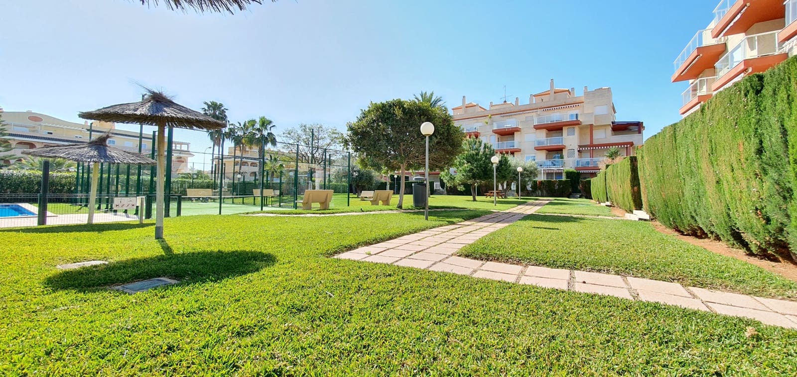 2 sovrum Strandlägenhet för semesterbostäder i Denia med pool garage - 500 € (Ref: 9756779)