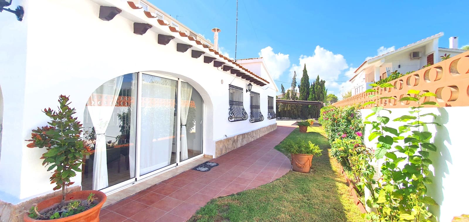 3 bedroom Villa for holiday rental in Denia with pool garage - € 1,300 (Ref: 9758099)
