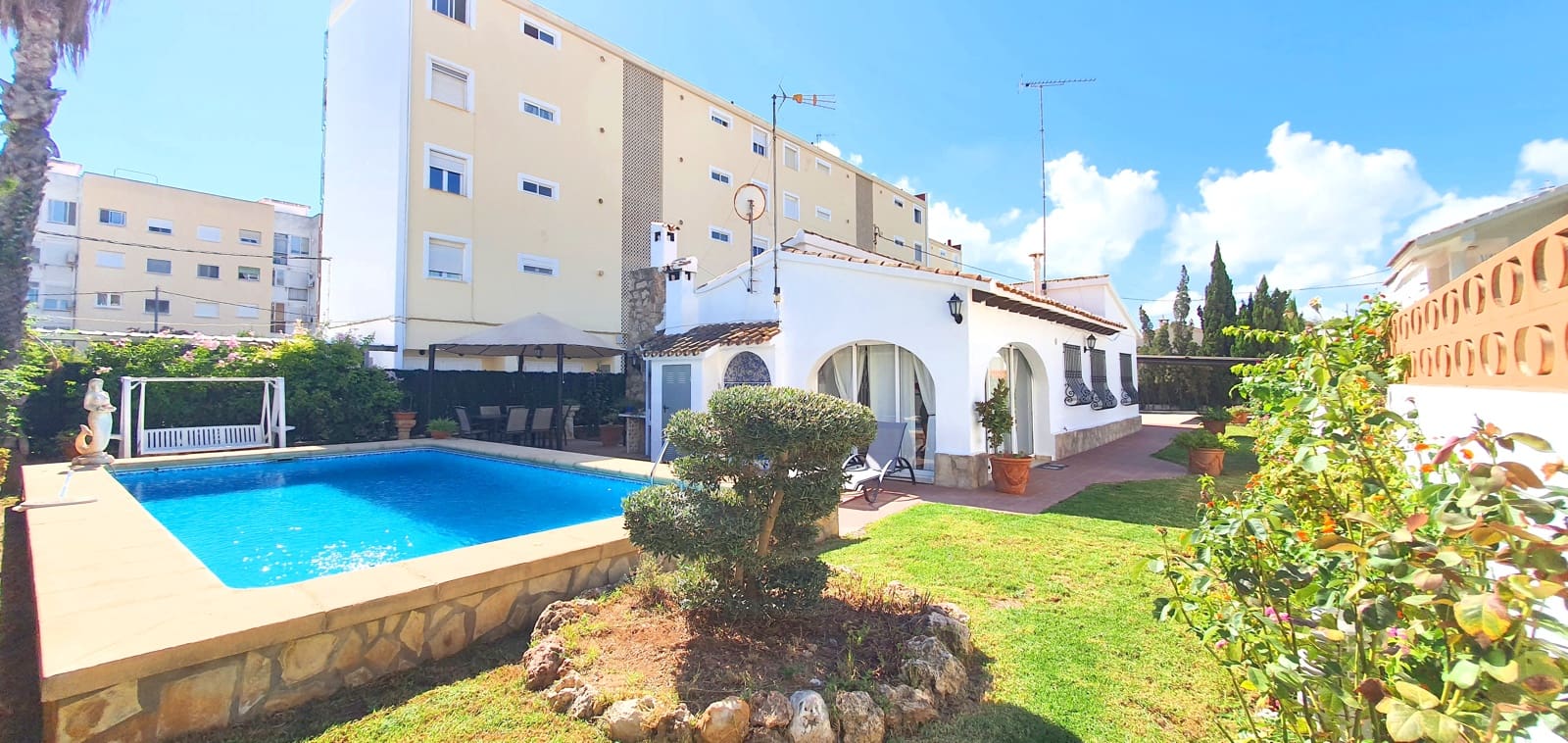 3 bedroom Villa for holiday rental in Denia with pool garage - € 1,300 (Ref: 9758099)
