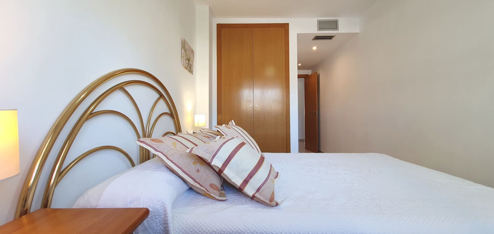 2 bedroom Beach Apartment for holiday rental in Denia with pool garage - € 400 (Ref: 9758101)