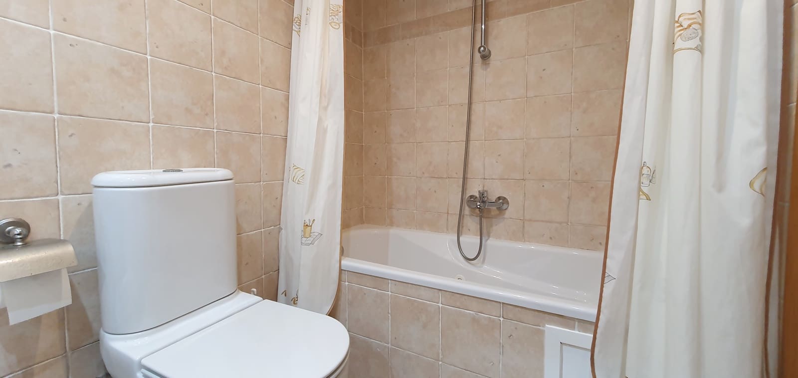 2 bedroom Beach Apartment for holiday rental in Denia with pool garage - € 400 (Ref: 9758101)