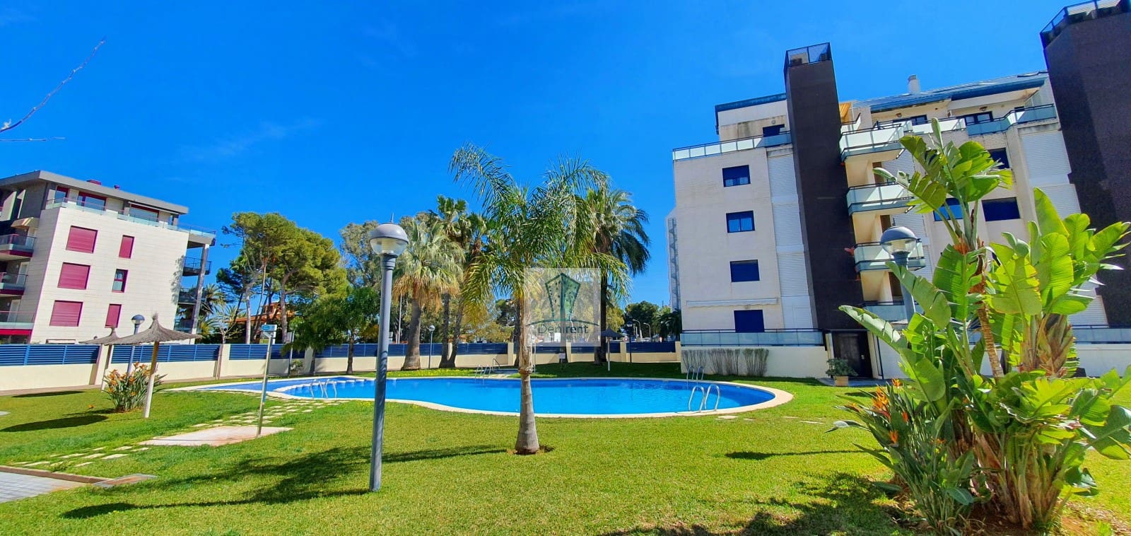 3 camera da letto Appartamento sulla Spiaggia da affitare come casa vacanza in Denia con piscina garage - 500 € (Rif: 9758103)