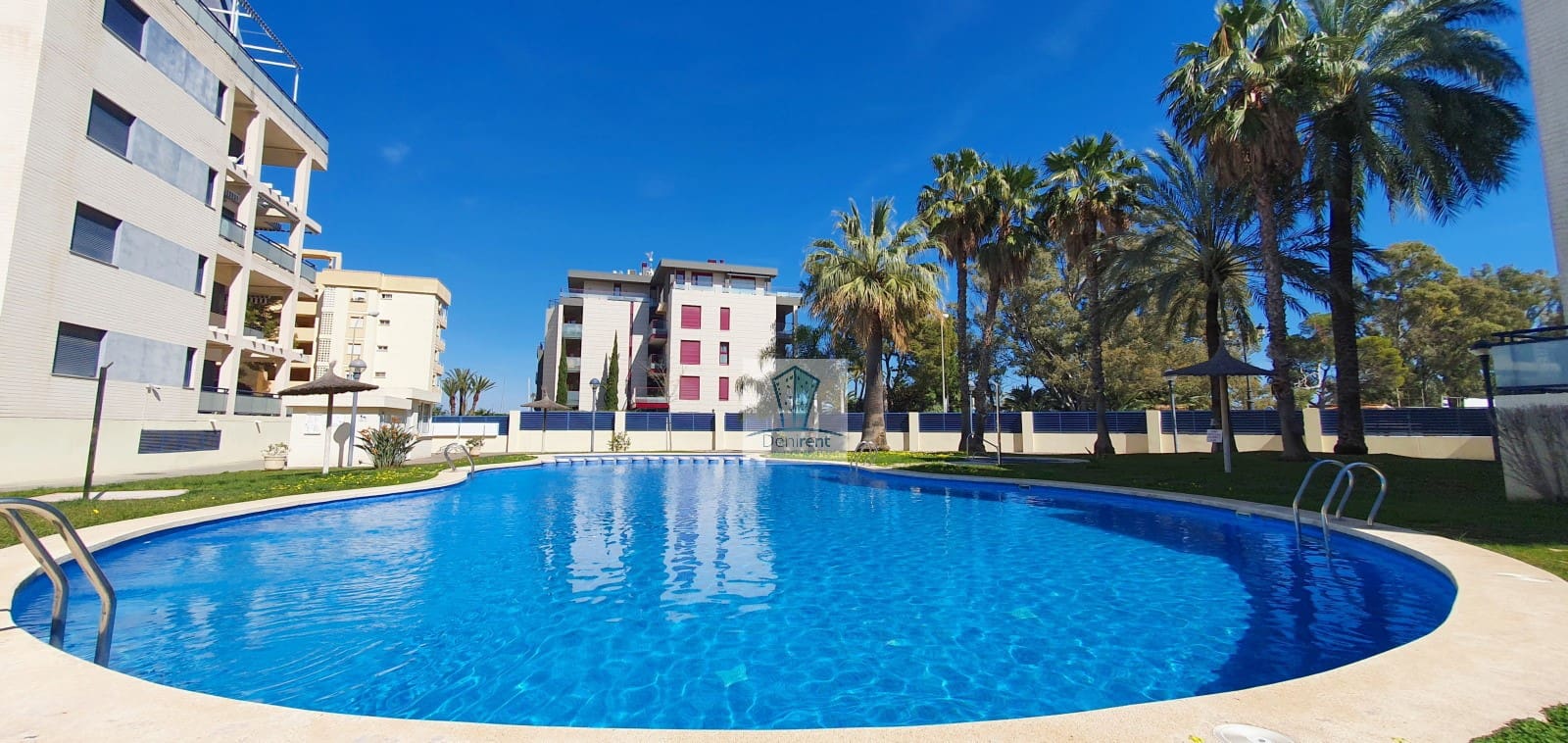 3 camera da letto Appartamento sulla Spiaggia da affitare come casa vacanza in Denia con piscina garage - 500 € (Rif: 9758103)