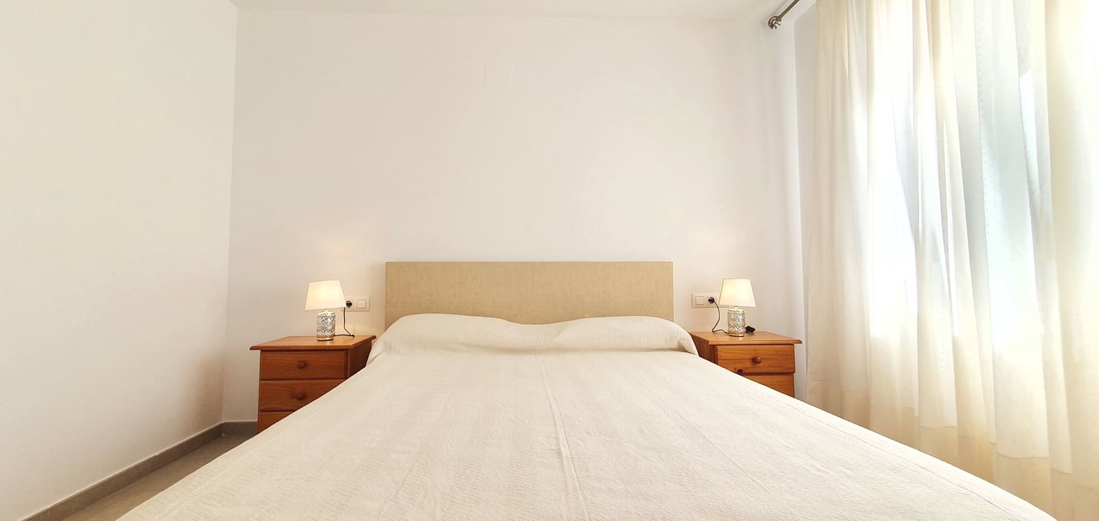 3 camera da letto Appartamento sulla Spiaggia da affitare come casa vacanza in Denia con piscina garage - 500 € (Rif: 9758103)