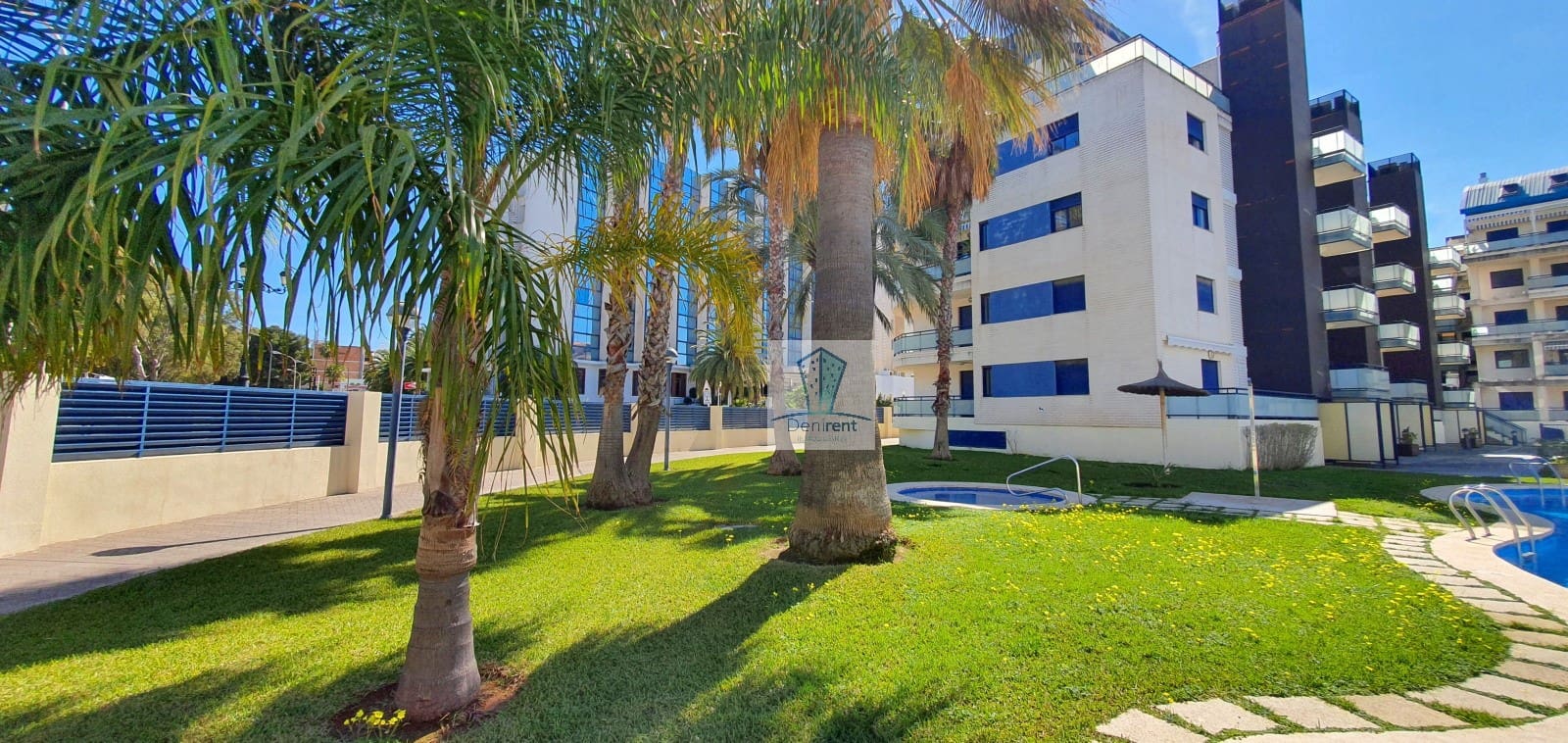 3 camera da letto Appartamento sulla Spiaggia da affitare come casa vacanza in Denia con piscina garage - 500 € (Rif: 9758103)