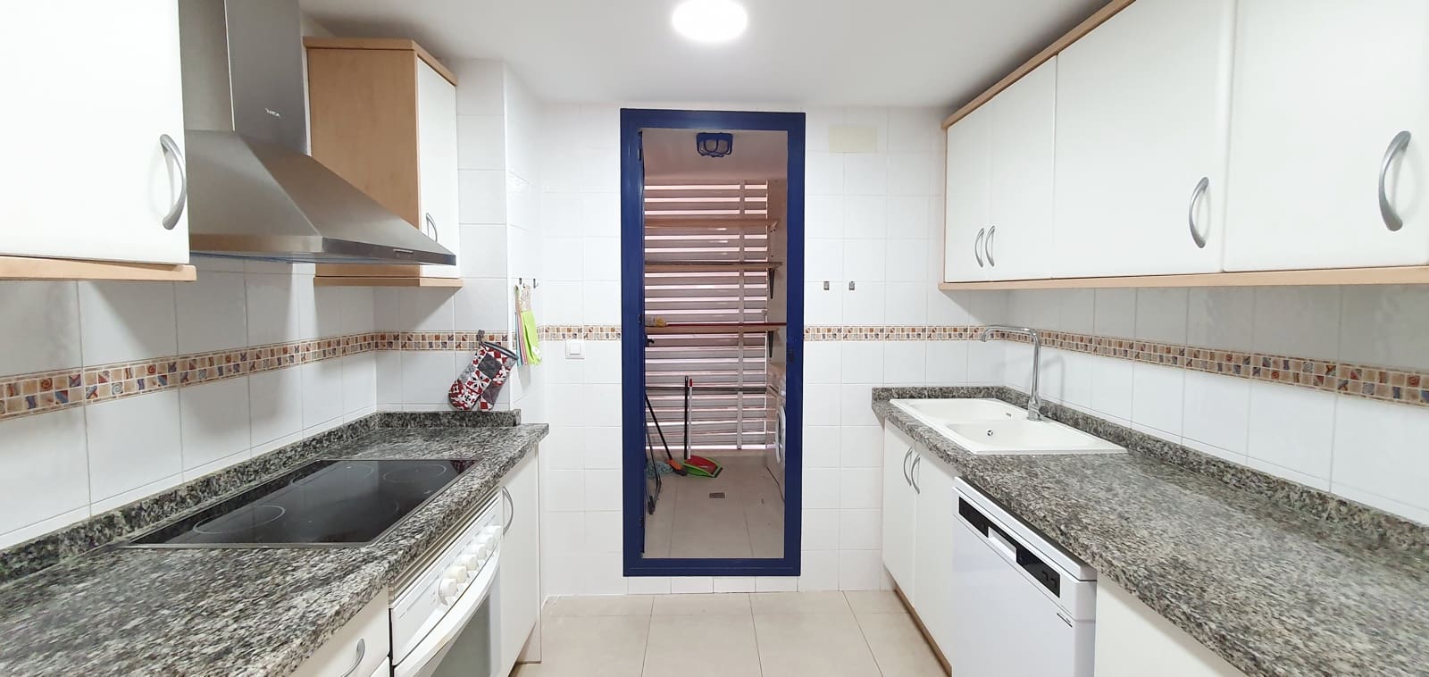 3 camera da letto Appartamento sulla Spiaggia da affitare come casa vacanza in Denia con piscina garage - 500 € (Rif: 9758103)