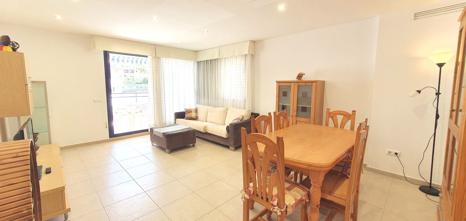 3 camera da letto Appartamento sulla Spiaggia da affitare come casa vacanza in Denia con piscina garage - 500 € (Rif: 9758103)