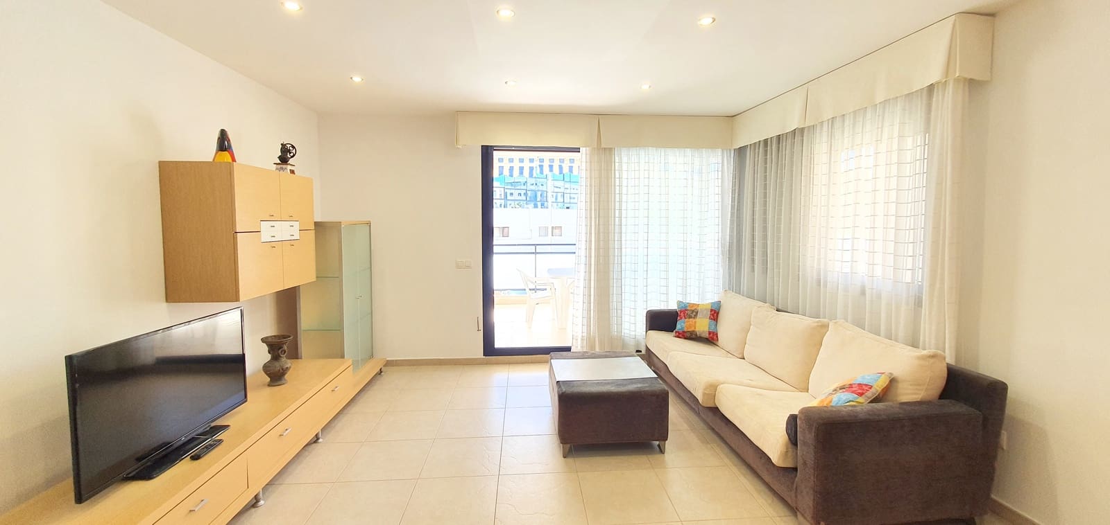 3 camera da letto Appartamento sulla Spiaggia da affitare come casa vacanza in Denia con piscina garage - 500 € (Rif: 9758103)