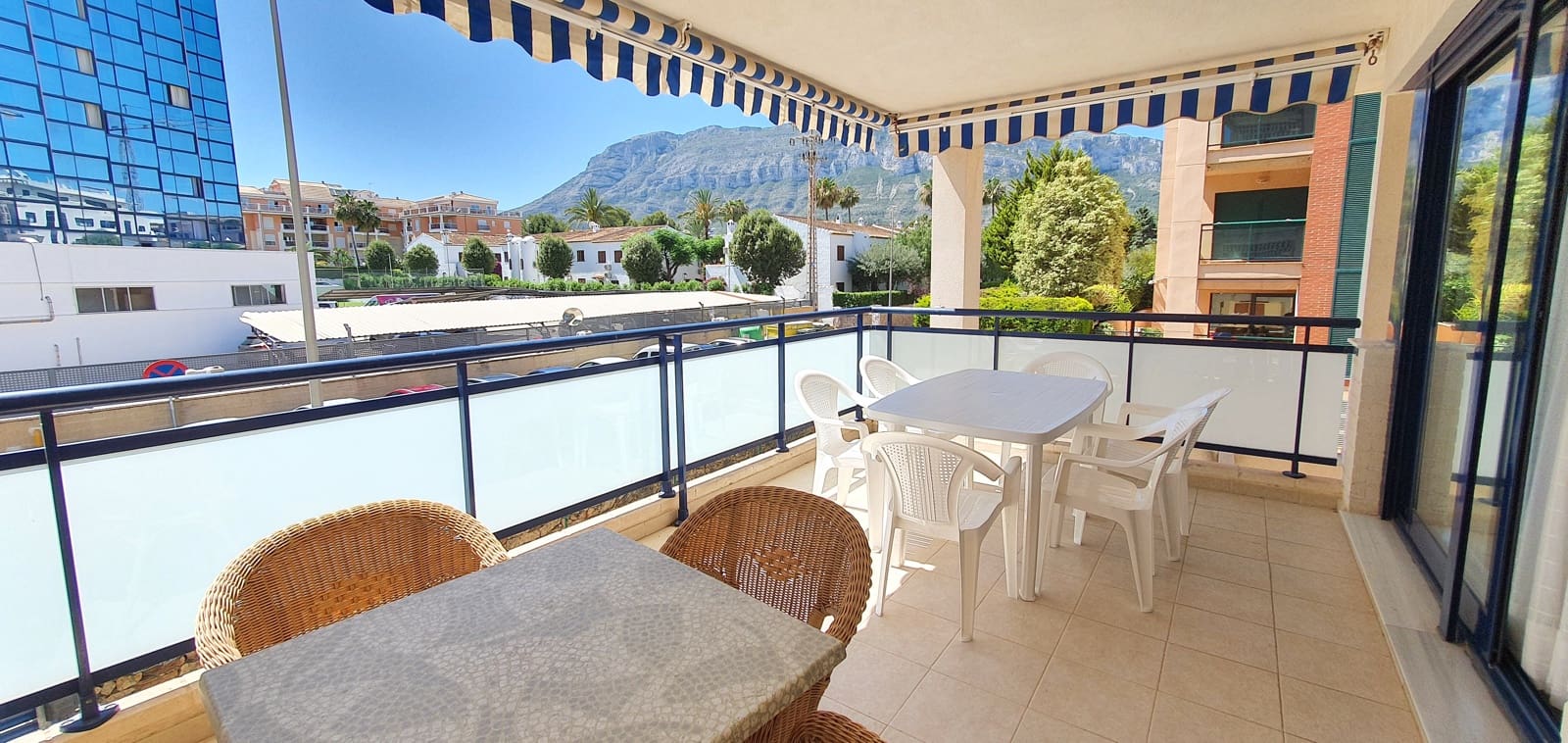 3 camera da letto Appartamento sulla Spiaggia da affitare come casa vacanza in Denia con piscina garage - 500 € (Rif: 9758103)