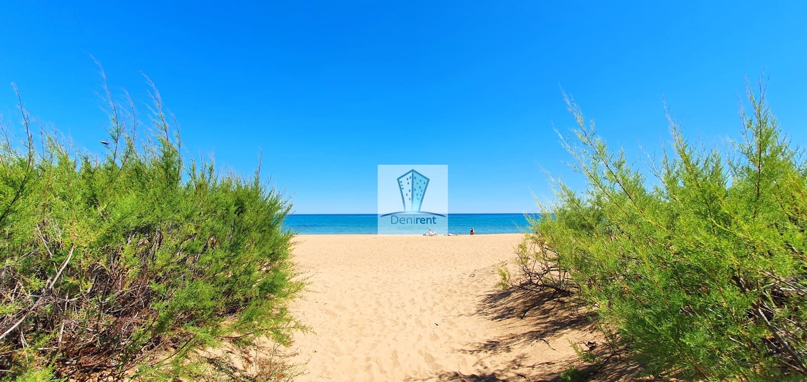 3 bedroom Beach Apartment for holiday rental in Denia with pool garage - € 665 (Ref: 9758107)