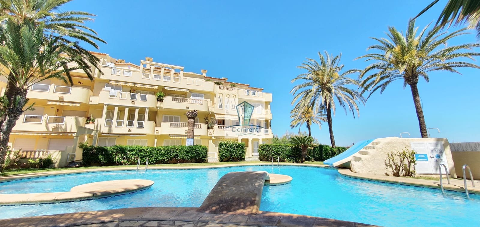 3 bedroom Beach Apartment for holiday rental in Denia with pool garage - € 665 (Ref: 9758107)