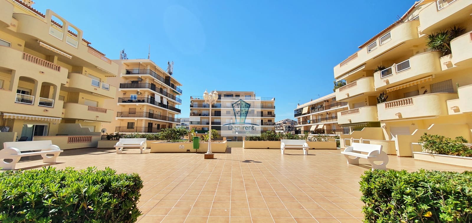 3 bedroom Beach Apartment for holiday rental in Denia with pool garage - € 665 (Ref: 9758107)
