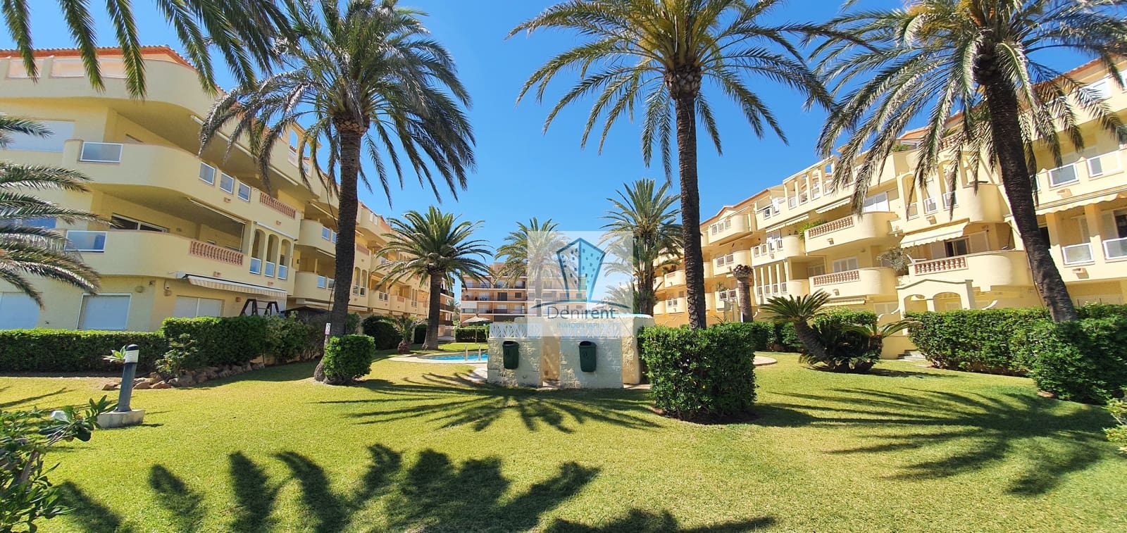 3 bedroom Beach Apartment for holiday rental in Denia with pool garage - € 665 (Ref: 9758107)