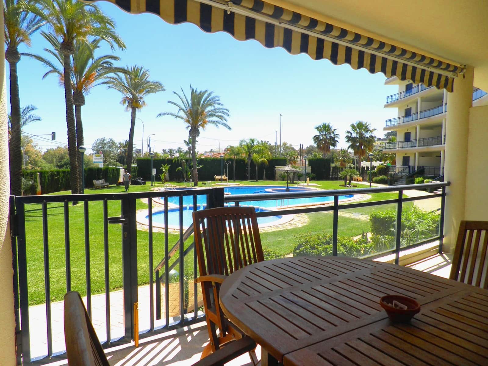 2 bedroom Beach Apartment for holiday rental in Denia with pool garage - € 470 (Ref: 9758108)