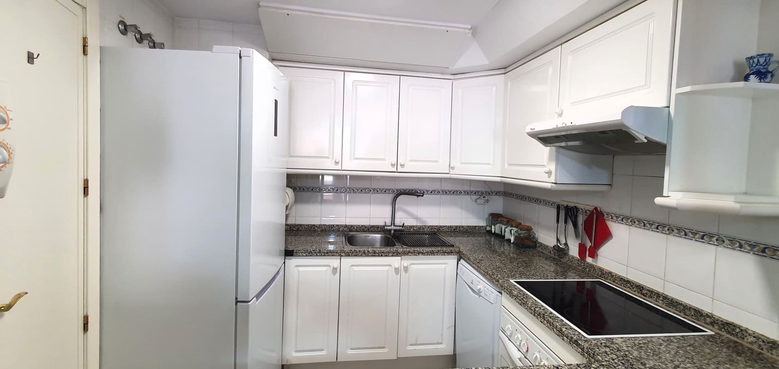 2 bedroom Beach Apartment for holiday rental in Denia with pool garage - € 500 (Ref: 9759379)