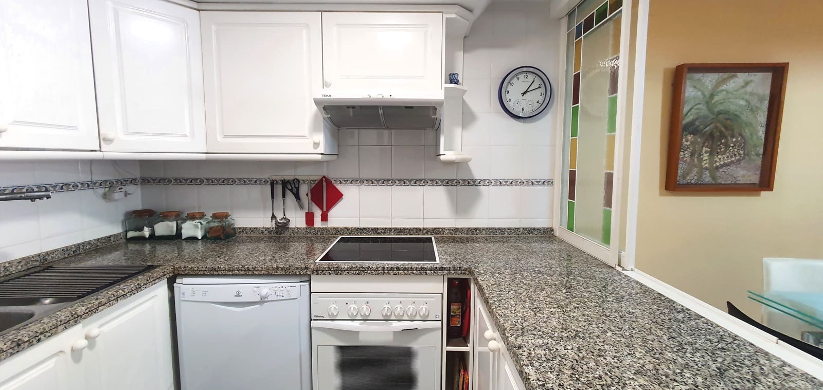 2 bedroom Beach Apartment for holiday rental in Denia with pool garage - € 500 (Ref: 9759379)