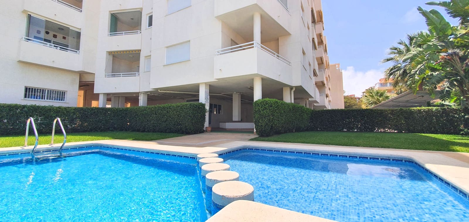 2 bedroom Beach Apartment for holiday rental in Denia with pool garage - € 500 (Ref: 9759379)