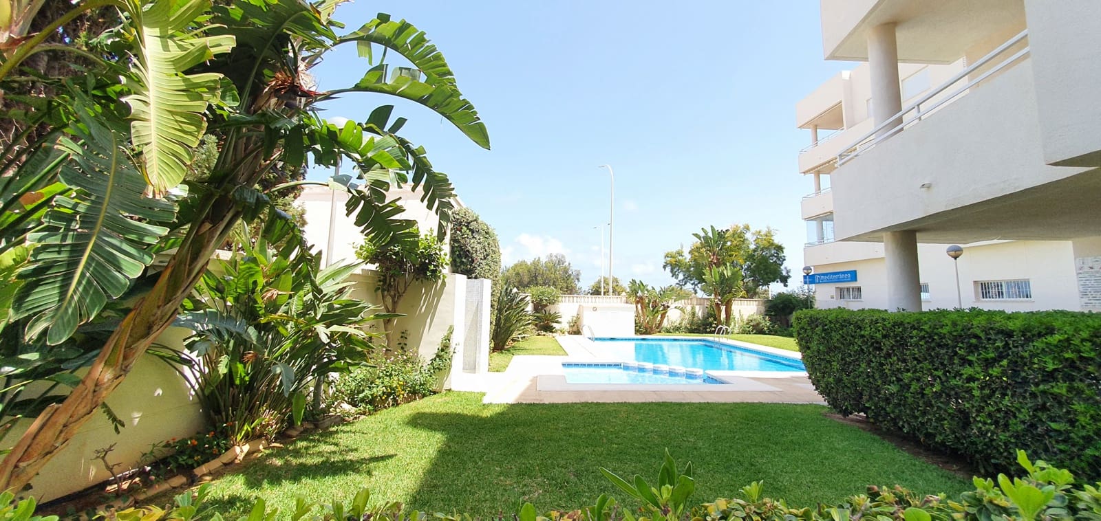 2 bedroom Beach Apartment for holiday rental in Denia with pool garage - € 500 (Ref: 9759379)