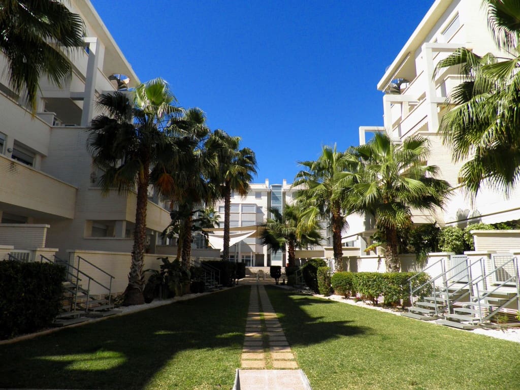 3 bedroom Beach Apartment for holiday rental in Denia with pool garage - € 515 (Ref: 9759549)