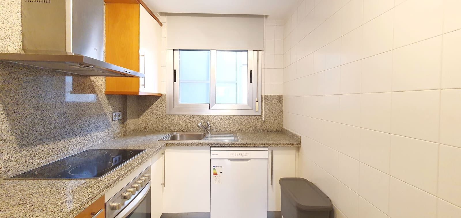 3 bedroom Beach Apartment for holiday rental in Denia with pool garage - € 515 (Ref: 9759549)