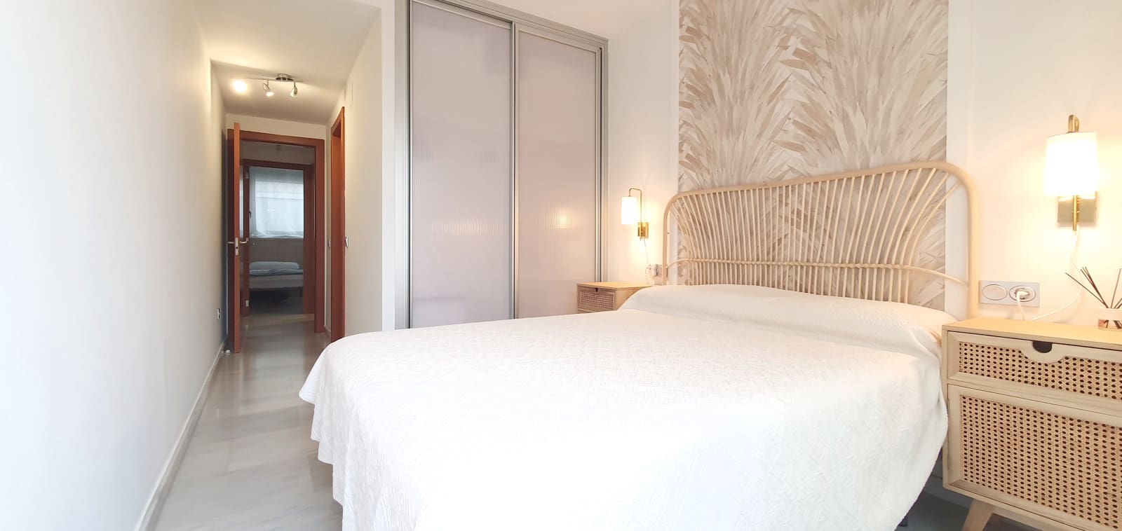 3 bedroom Beach Apartment for holiday rental in Denia with pool garage - € 515 (Ref: 9759549)